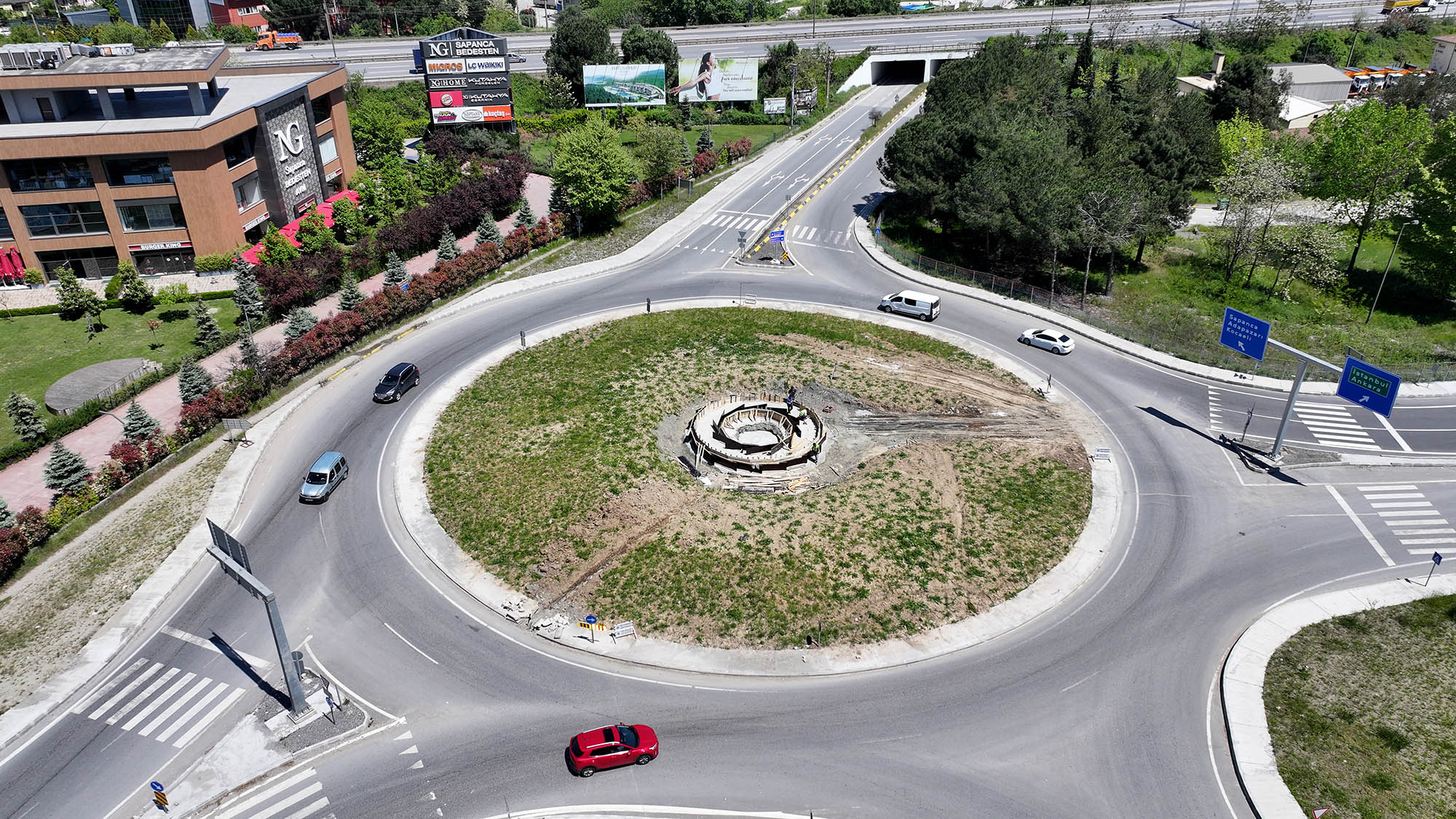 Büyükşehir şehrin misafirlerini renkli ve estetik bir görüntüyle karşılayacak