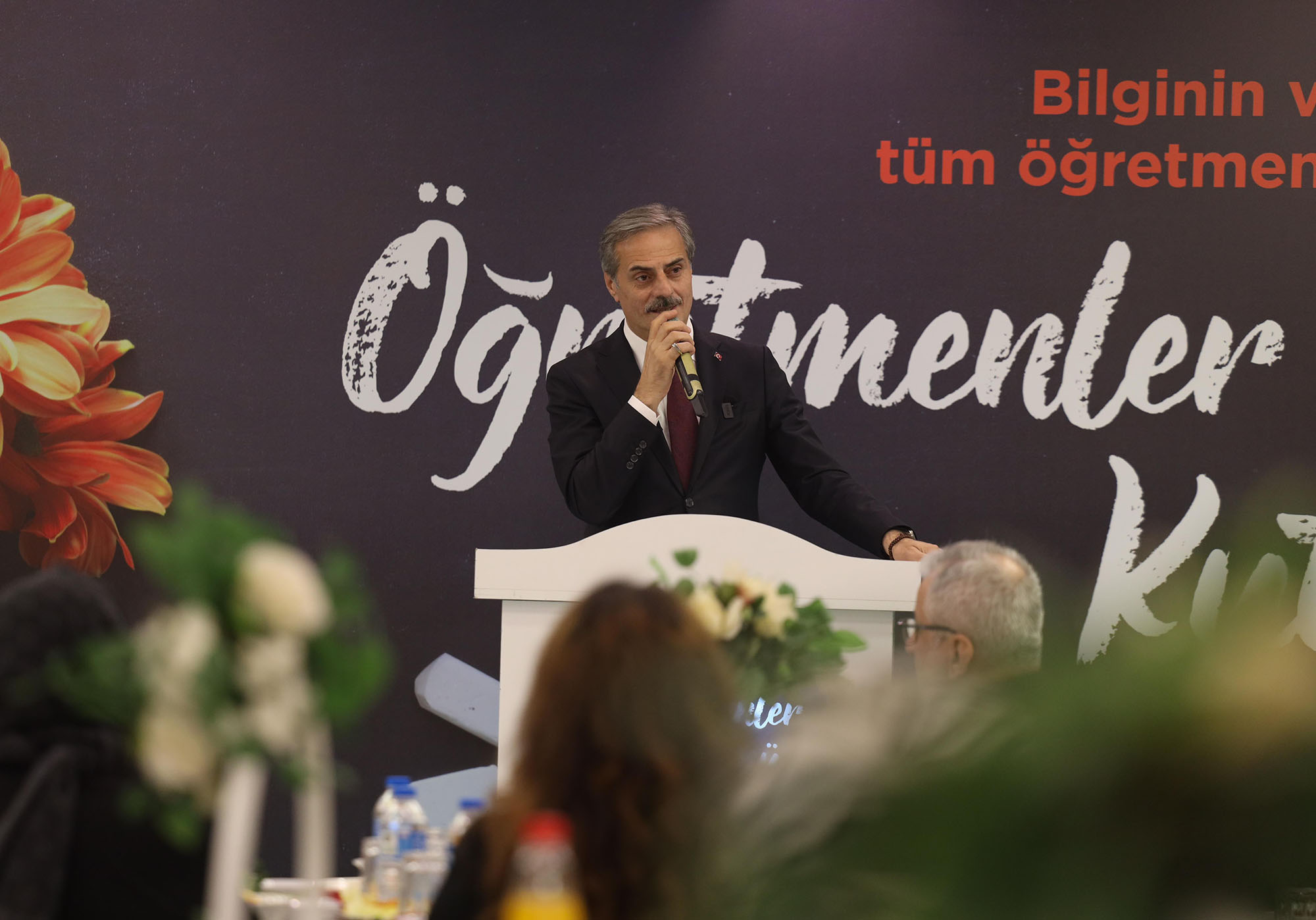 Yusuf Alemdar yarınların mimarı öğretmenlerle buluştu: “Siz medeniyetimizi geleceğe taşıyan yol göstericilersiniz”