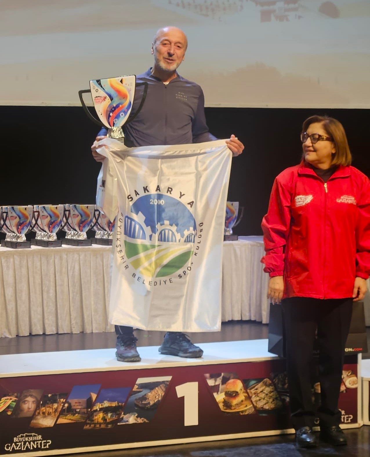 Büyükşehir her branşta başarılarına devam ediyor