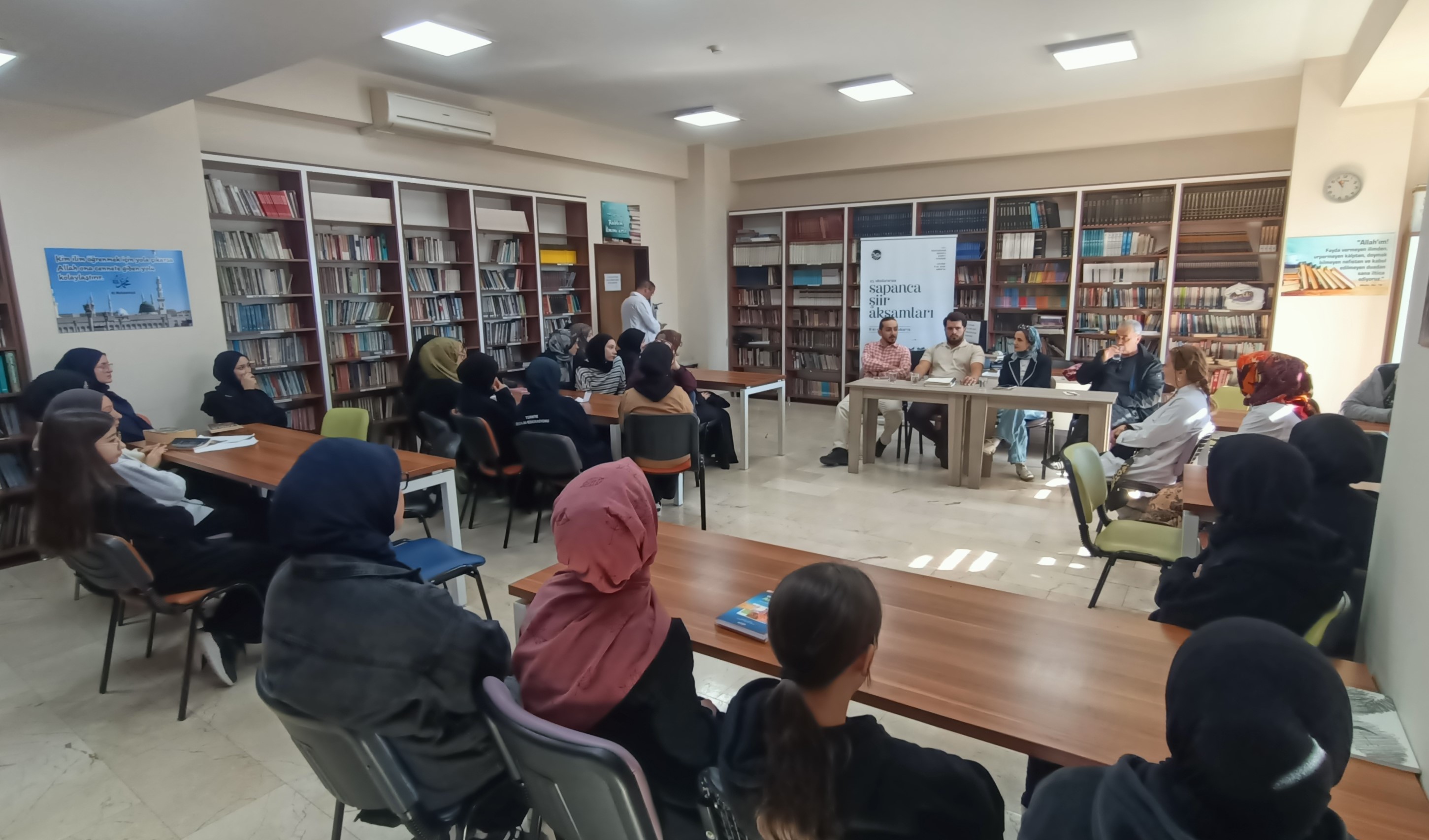 Şairler öğrencilerle en özel dizeleri paylaştı 