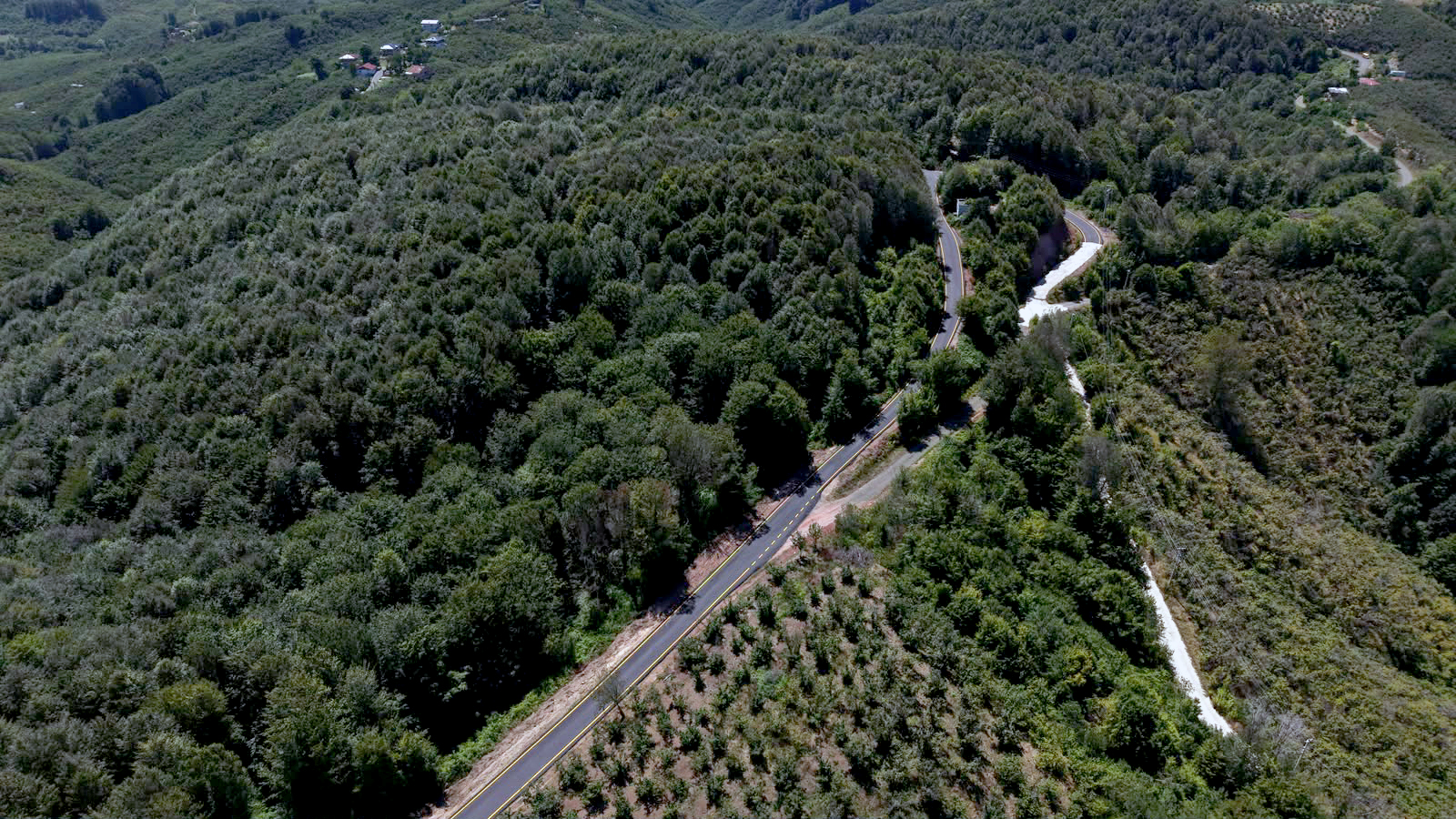 Kocaali’de asfaltın ardından yollar çizgilerle güvenli hale geldi