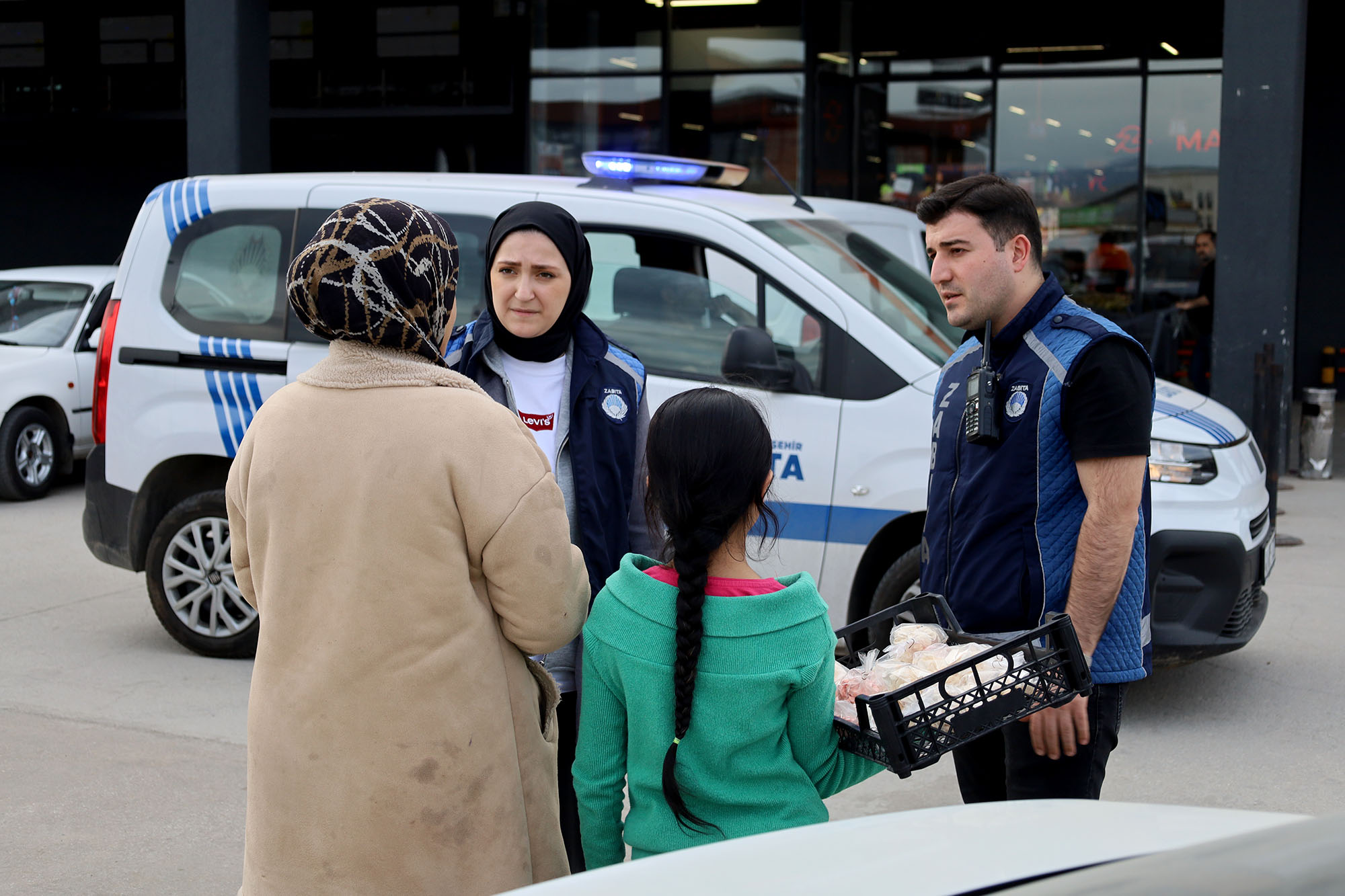Büyükşehir’den sokakta vatandaşın huzurunu bozanlara karşı sıkı denetim