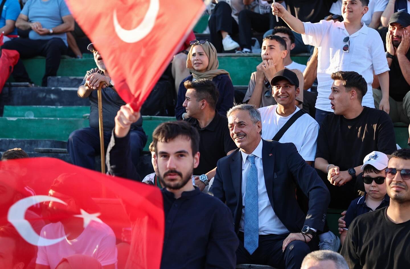 Milli maç heyecanı yine Millet Bahçesi’ndeki dev ekranda