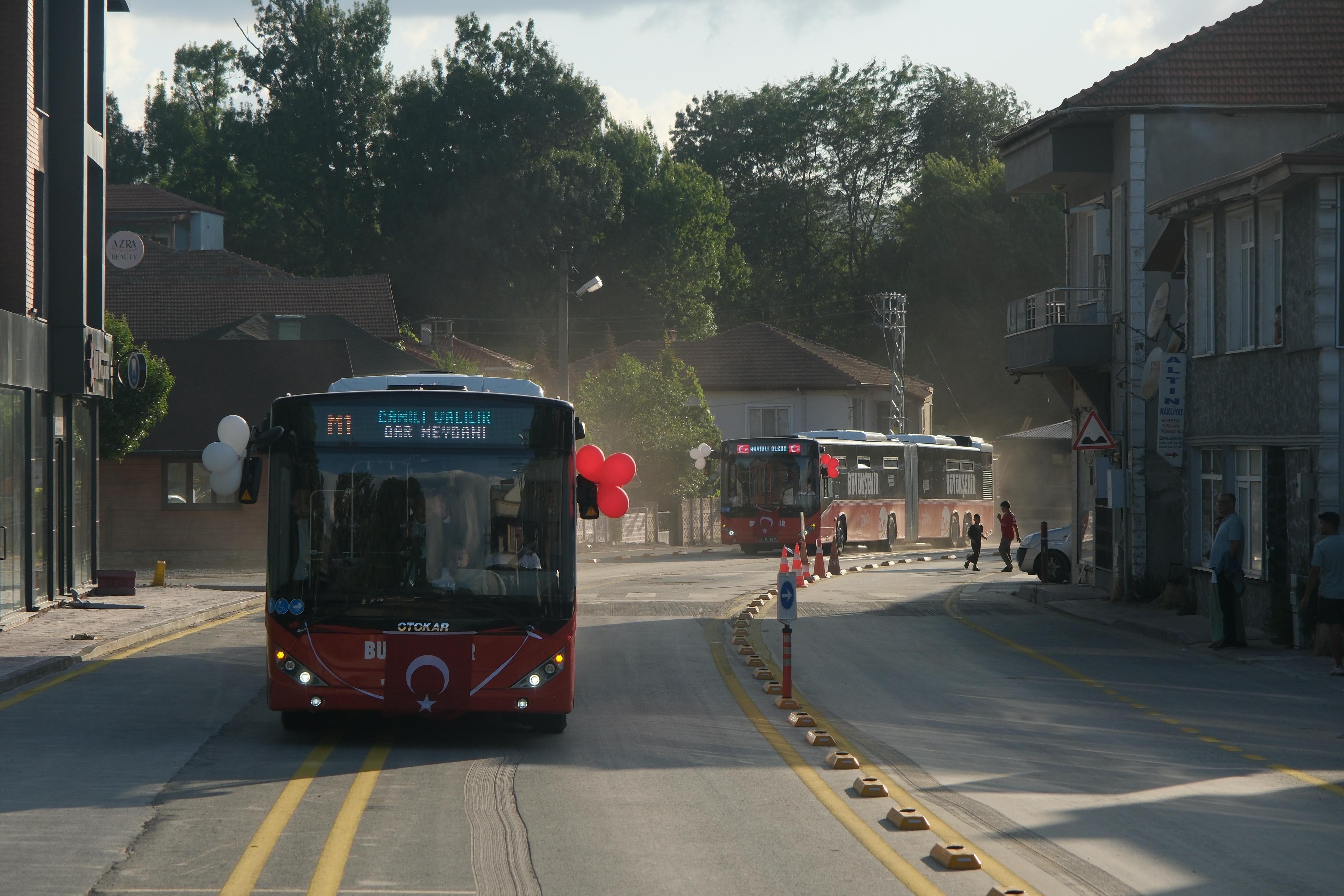 Metrobüsler Yusuf Alemdar’ın söz verdiği tarihte Sakarya yollarında