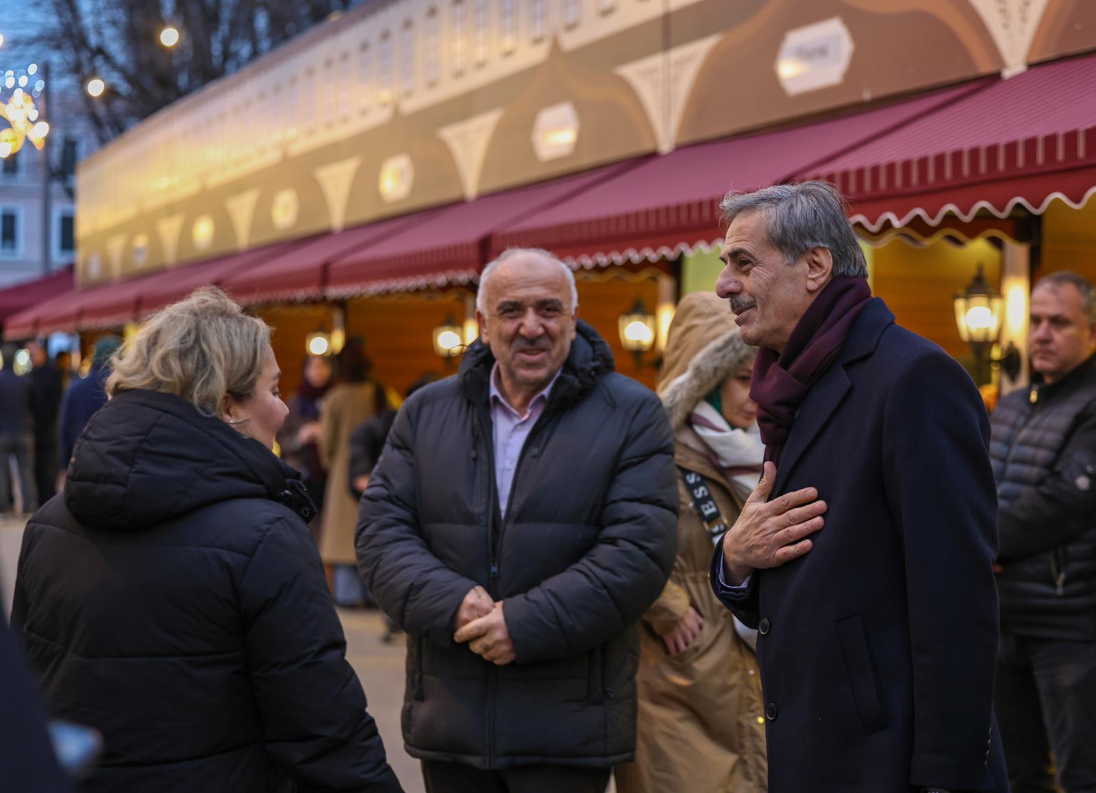 Sakarya’da bir Ramazan klasiği ve Büyükşehir’in geleneği Kitap Sokağı kapılarını açtı