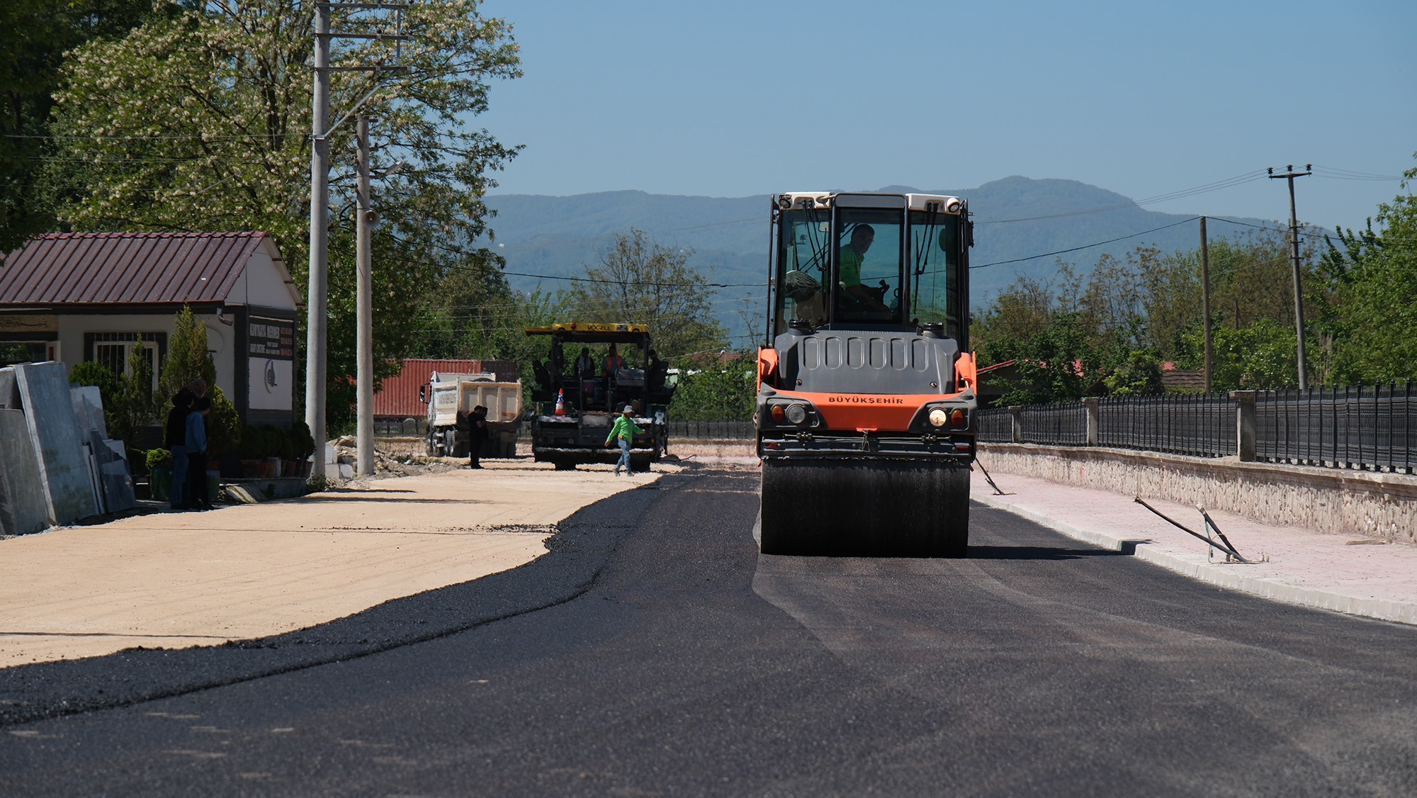 Akyazı’da duble yol ve rekreasyon projesi tamamlanıyor
