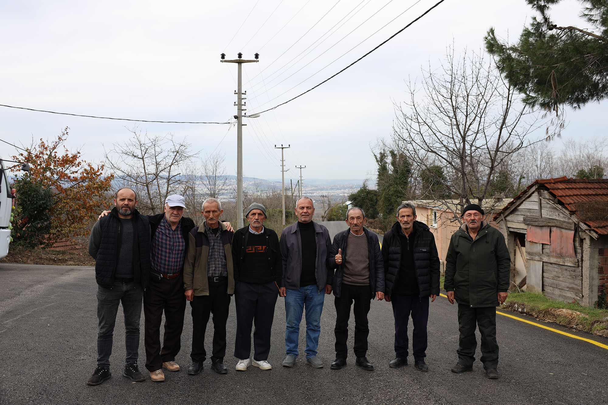 Erenler Tepe Mahallesi sakinlerinden Büyükşehir’e asfalt teşekkürü