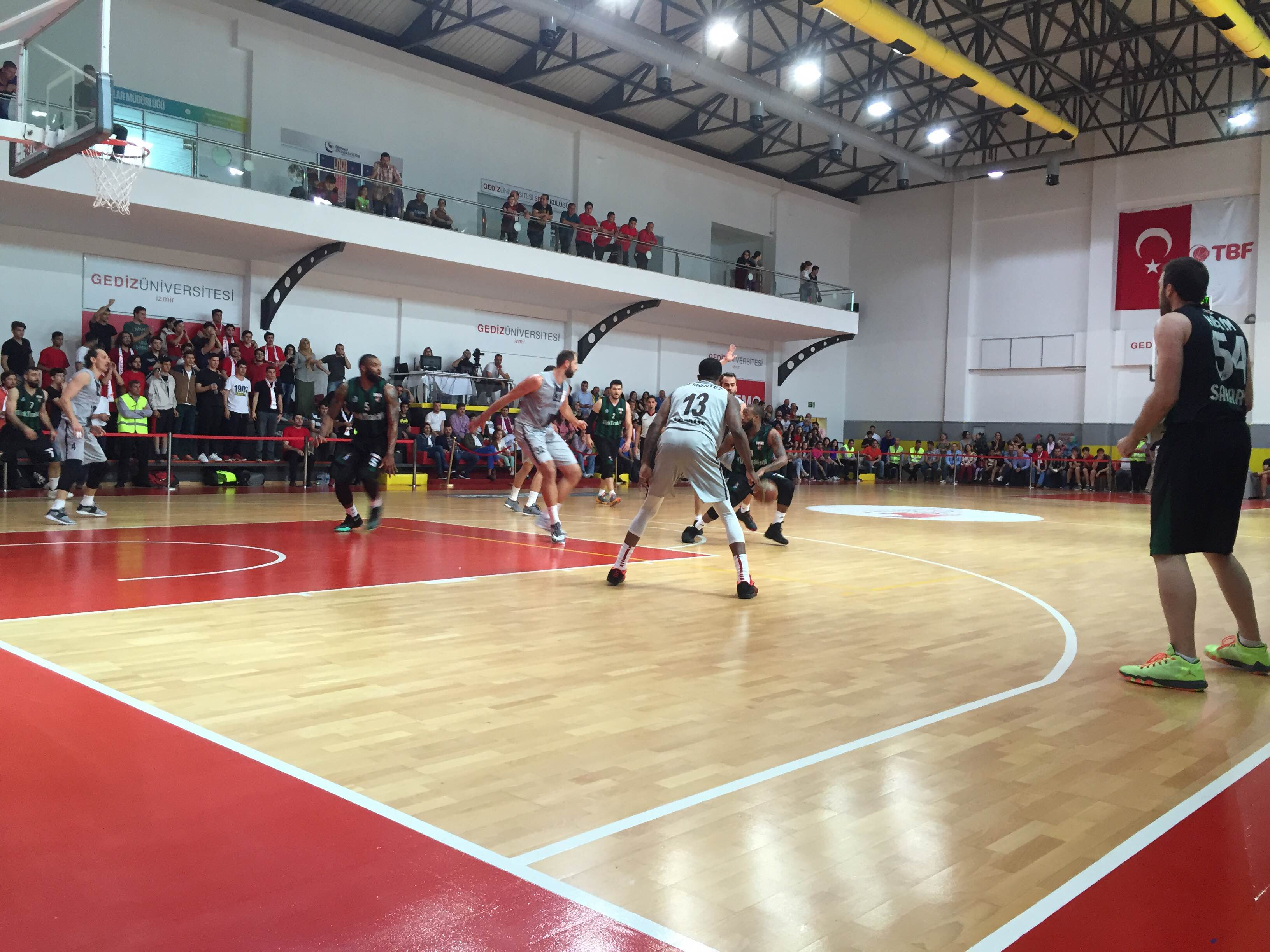 Büyükşehir Basket Avantajı Kaptı