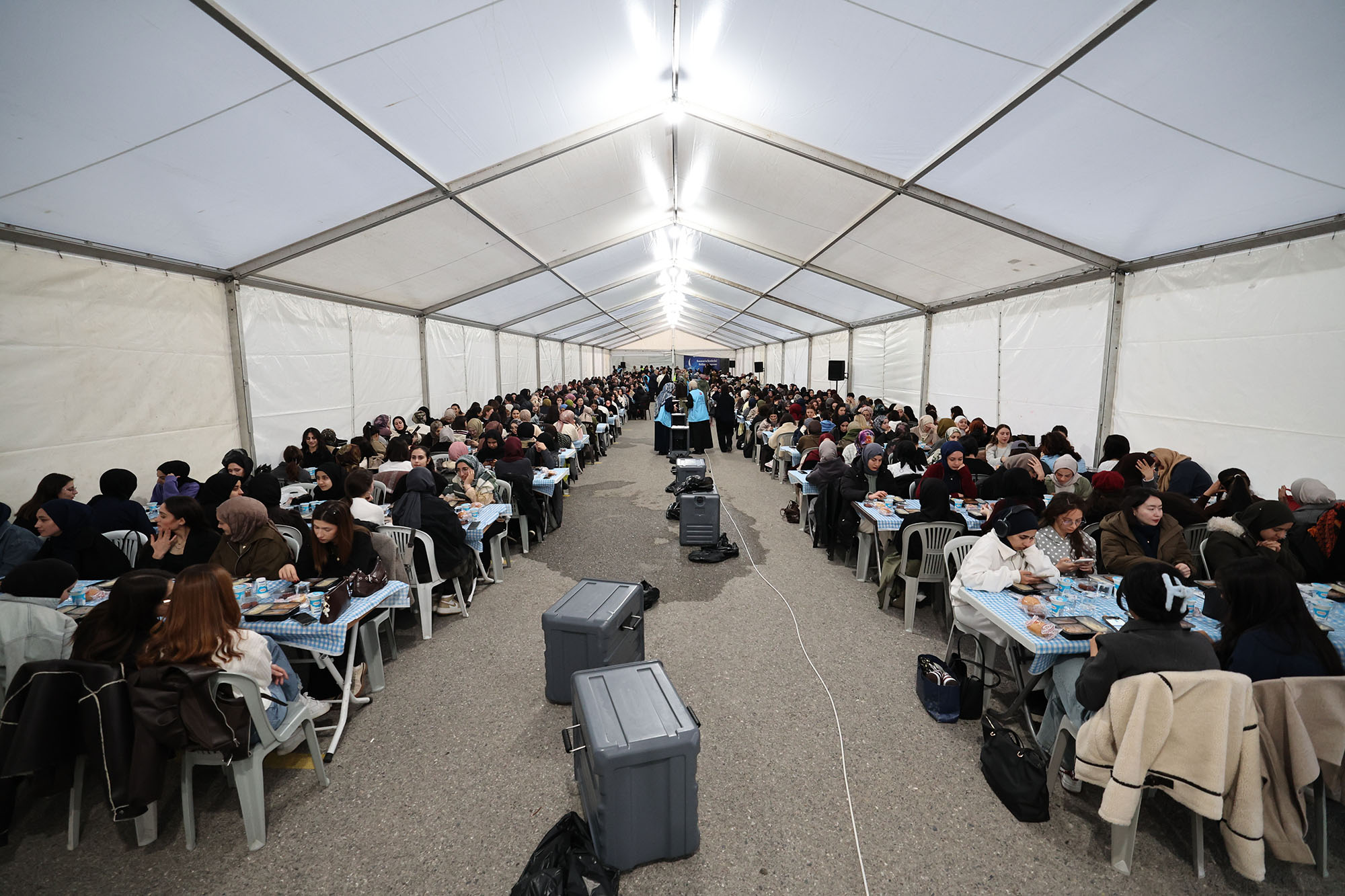 Sakarya’da farklı renk ve coğrafyadan binler aynı sofrada oruç açıyor