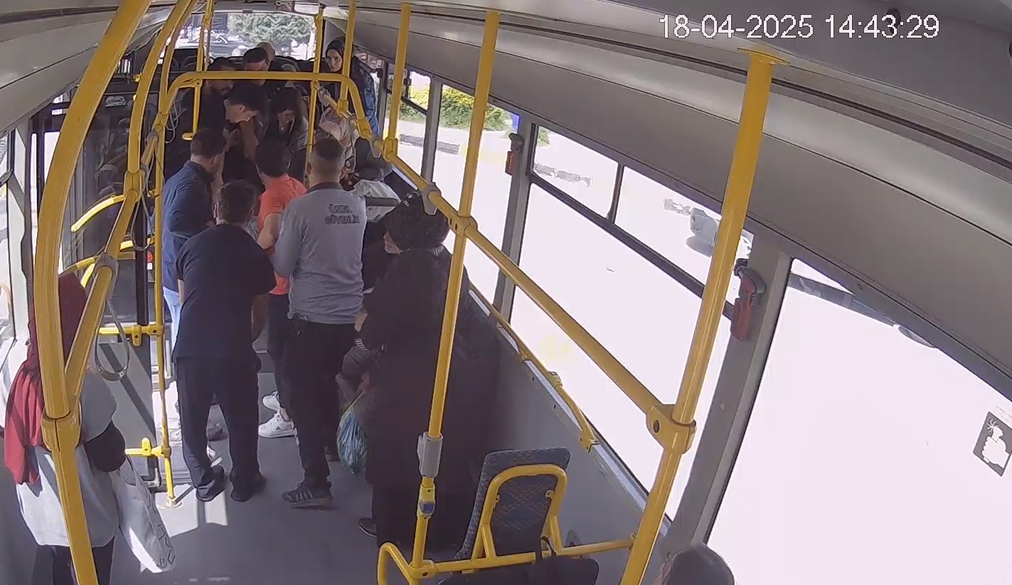 Otobüste hastalanan yolcuyu hattından çıkıp hastaneye yetiştirdi