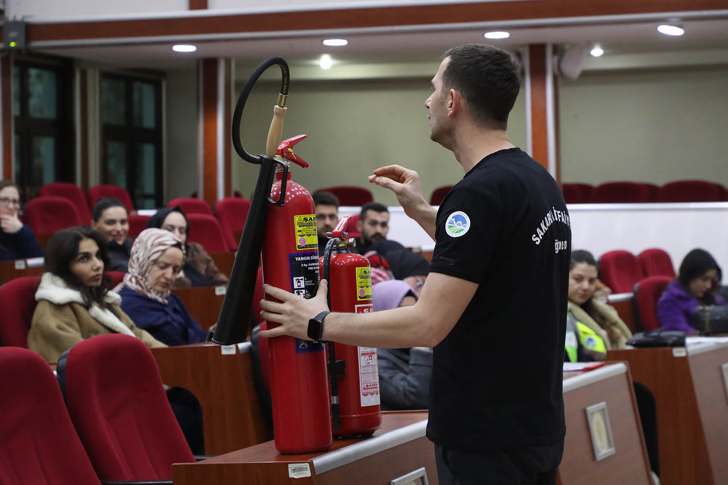 Büyükşehir ekiplerine ateşe müdahale eğitimi