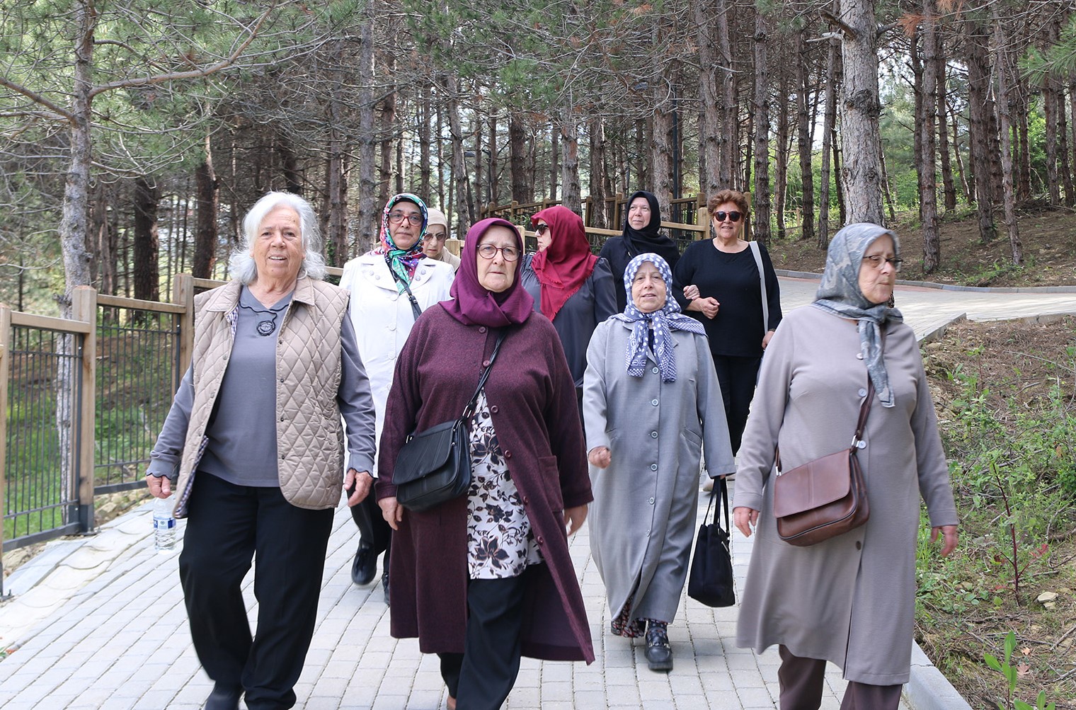 YADEM yaşlıları sağlıklı yaşam için Huzur Koridoru’nda yürüdü 