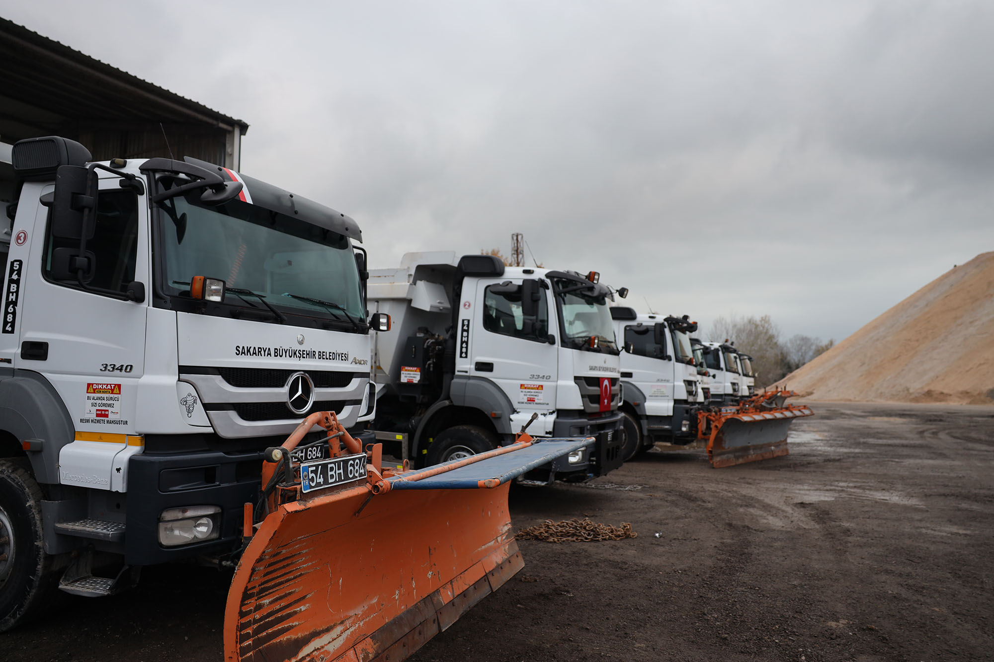 Büyükşehir yüksek kesimlerde kar yağışına karşı teyakkuza geçti