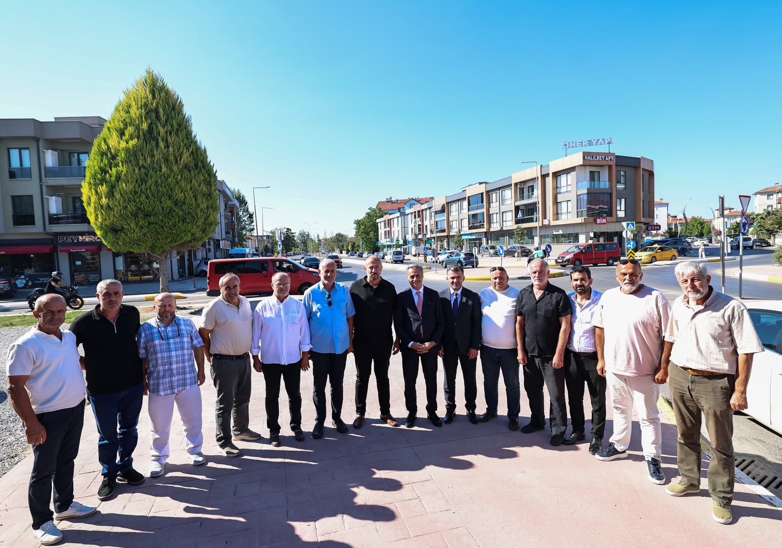 Sakarya’nın merkezine kesintisiz ulaşım artık mümkün: Alparslan Türkeş Caddesi aydınlatması ve peyzajıyla tamamlandı