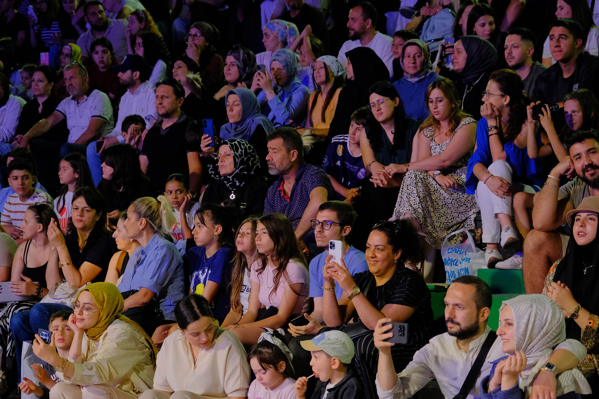 Büyükşehir’in ‘Yaz Seninle Güzel’ konser rüzgarında Emir Şamur coşkusu