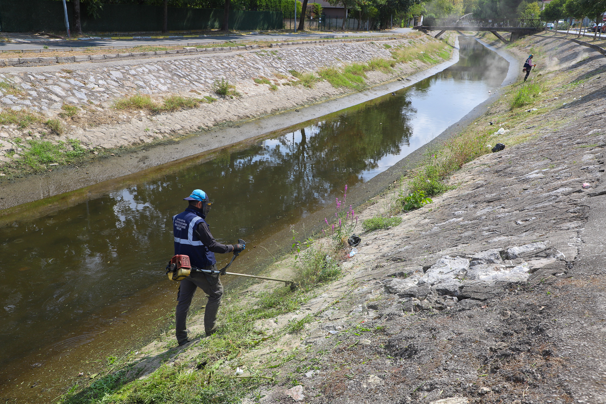 Çark Deresi’nin çevresi temizleniyor