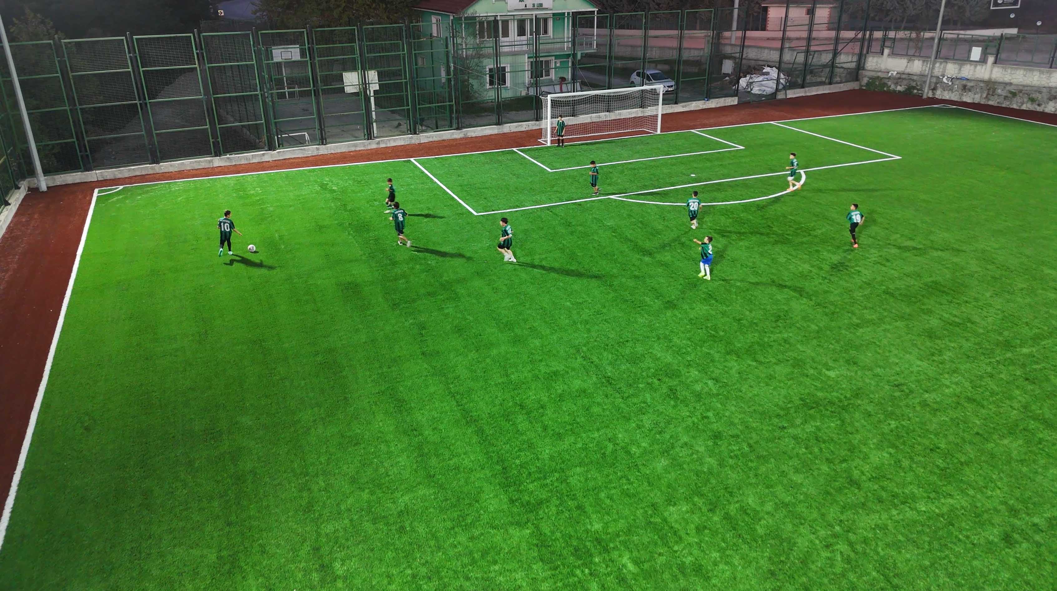 Gençler için yeni spor alanı: Sapanca Akçay’ın futbol tesisine yeni yüz