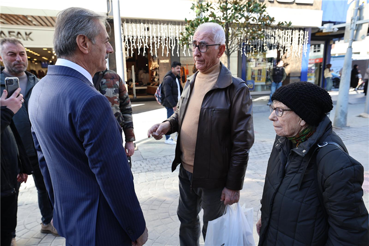 “Vatandaşlarla kucaklaştı, talepleri dinledi, Ramazan ayını tebrik etti”