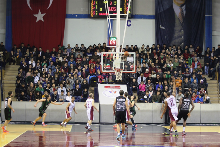 Dev Adamlar İTÜ’yü Devirdi