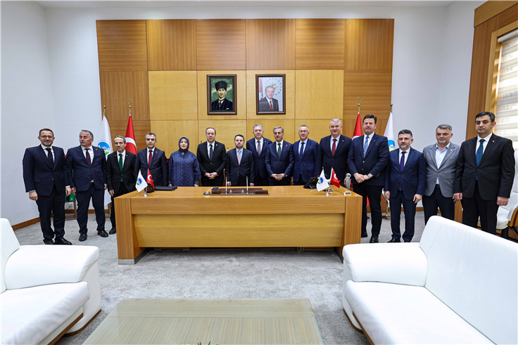 Adalet Bakanı Gürlek, Büyükşehir Belediyesi’nde: Sakarya’ya ‘huzur şehri’ övgüsü