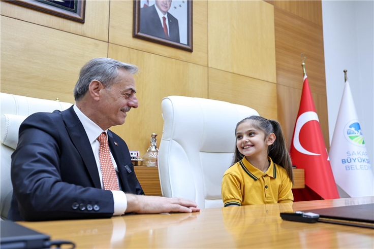 Yusuf Alemdar başkanlığı Elisa’ya devretti: “Hayal kurmaktan asla vazgeçmeyin”