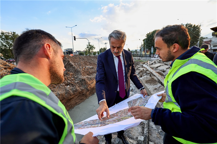 Raylar dönüşüyor, merkeze yemyeşil bir koridor geliyor: Kazıya geçildi, Yusuf Alemdar bizzat yerinde inceledi