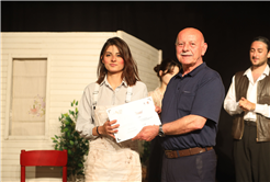 Genç Sahne’den alkış alan final: 6 aylık emek “Kapılar” ile sahneye taşındı