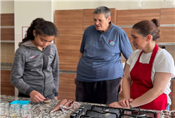 Engelsiz hobi atölyelerinde özel öğrenciler arkadaşlıklarını pekiştiriyor