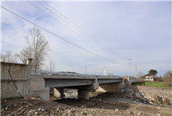 Karapürçek’i şehre bağlayan köprüde sona doğru