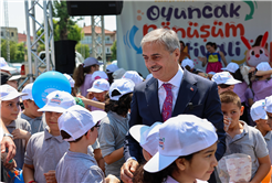 Çocuklar Sakarya’da bir ilke misafir oldu: Oyuncak Festivali’nde rengarenk buluşma
