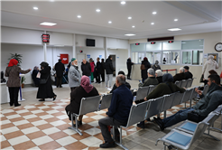 Büyükşehir Tıp Merkezi’ne tatil dönüşü rekor başvuru: Uzmanlardan mevsim geçişi uyarısı