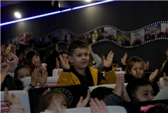 Gezen Sinema Tırı çocukları beyaz perdeyle buluşturuyor