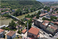 Alifuatpaşa Merkez Camii'nin çevresi yepyeni bir görünüme kavuştu