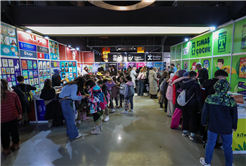 Sakarya'da çocukların 'ufkuna' ışık olacak edebiyat fuarı başladı: İlk günden binlerce misafir akın etti...