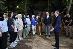 Yusuf Alemdar’dan kamp ateşi başında gençlere: “Bir hikayeniz olsun”