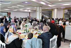 “Merhametin ve fedakârlığın adı annelerimize bir ömür adasak az gelir”