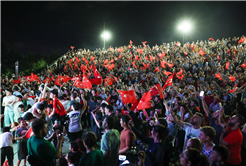 Binlerce Sakaryalı Milli Takım için tek yürek oldu: Millet Bahçesi’nde tarihi gece