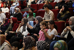 “Çocuklarınıza pahalı hediyeler değil, sevgi dolu anlar verin”