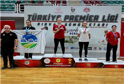 Büyükşehir’in başarılı sporcuları Diyarbakır’da kürsüye çıktı