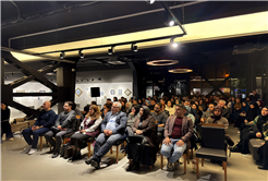 “Her yazar kendi sesini bulmalı ve sabırla yazmayı sürdürmelidir”