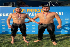 Büyükşehir’in sporcuları güreş ve bisiklette kürsüde yer aldı
