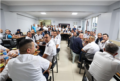 Başkan Alemdar gün aydınlanırken şoförlerle buluştu: “Hiçbir vatandaşımızı yolda bırakmadınız”