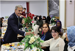 “Merhametin ve fedakârlığın adı annelerimize bir ömür adasak az gelir”
