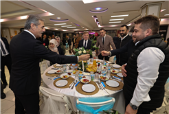 Yusuf Alemdar yarınların mimarı öğretmenlerle buluştu: “Siz medeniyetimizi geleceğe taşıyan yol göstericilersiniz”