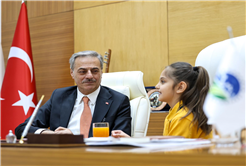 Yusuf Alemdar başkanlığı Elisa’ya devretti: “Hayal kurmaktan asla vazgeçmeyin”