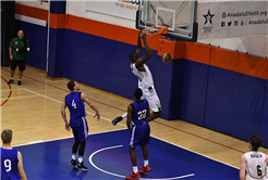 Büyükşehir Efes’e geçit vermedi