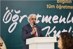 “Öğretmenlik hiçbir ölçüyle tarif edilmeyecek kadar yüce bir meslektir”