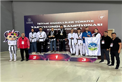 Büyükşehir’in taekwondo takımı Antalya’da doludizgin