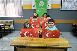 Büyükşehir, öğrencilerle milli marşı andı