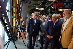 Büyükşehir’in sanatçılarından şölen gibi sergi: Yusuf Alemdar Şehir Kütüphanesi ve AFA için konuştu